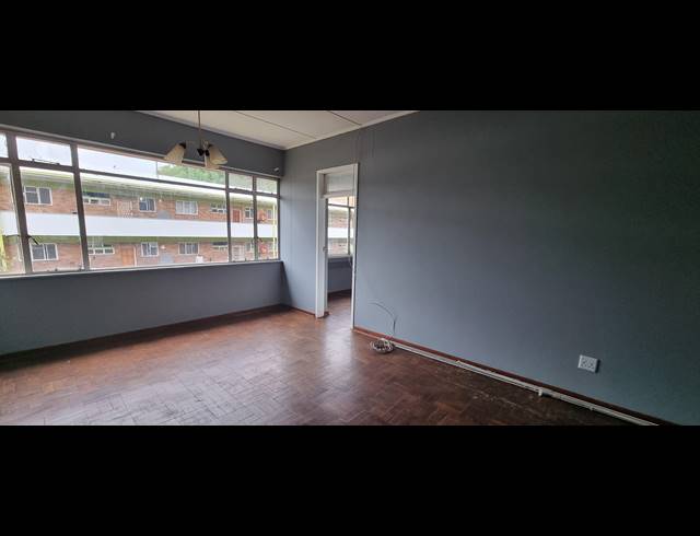 3 BEDROOM FLAT RENTED IN SUNNYSIDE